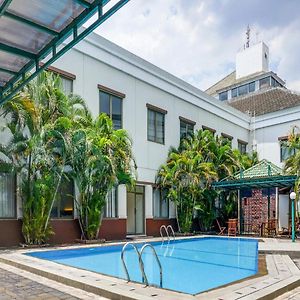 Townhouse Oak Hotel Grand Cikarang